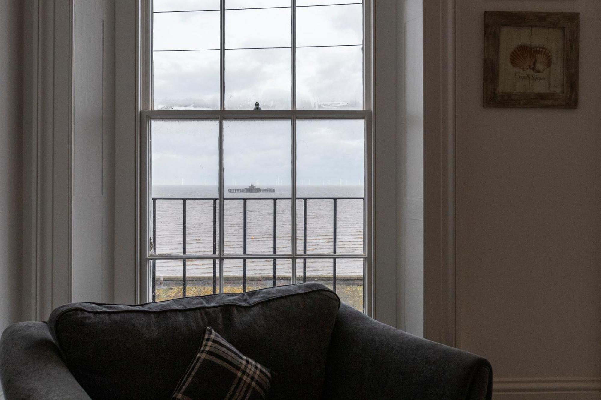 Seaside Bliss - Seafront Apartments Херн Бей Екстериор снимка